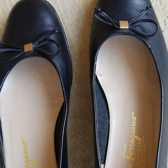 Size 9N Salvatore Ferragamo Black Loafers - Picture 6 of 8